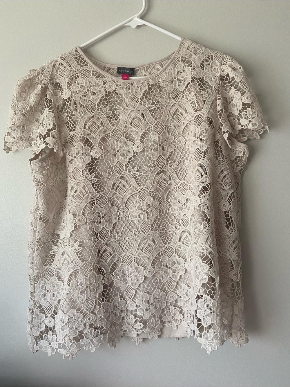 Vince Camuto Cream Lace Short Sleeve Top with undergarment. Large